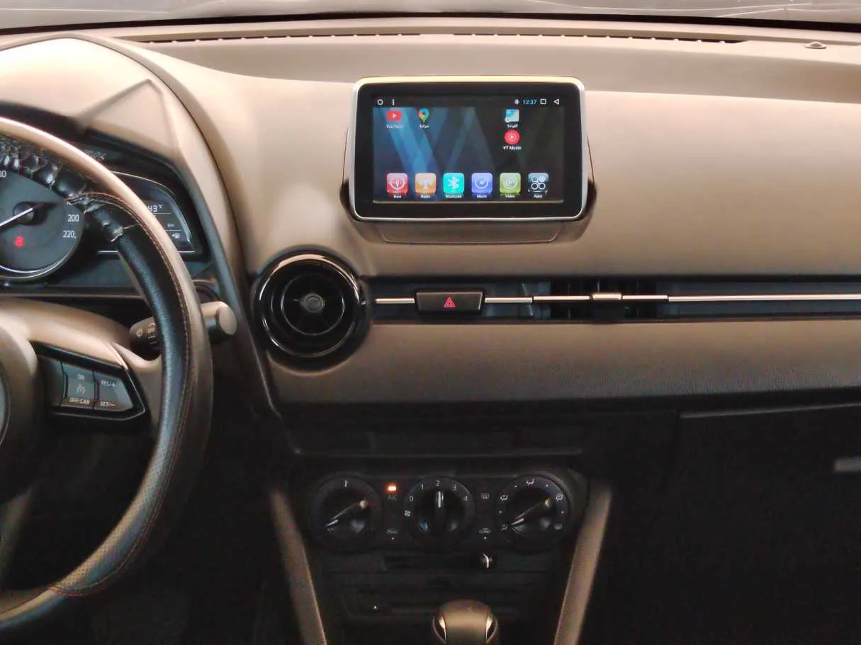 Car image 18