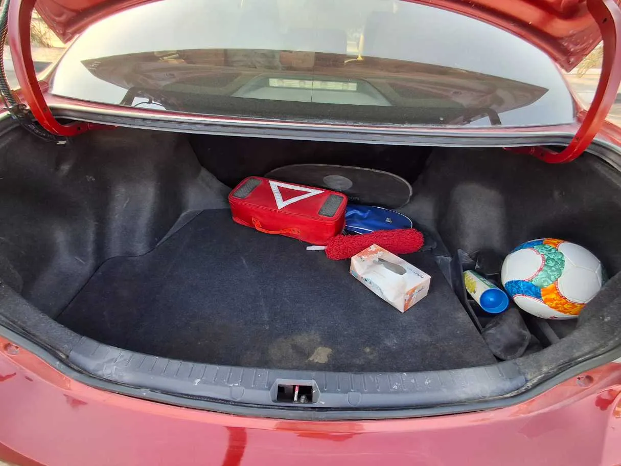 Car image 19