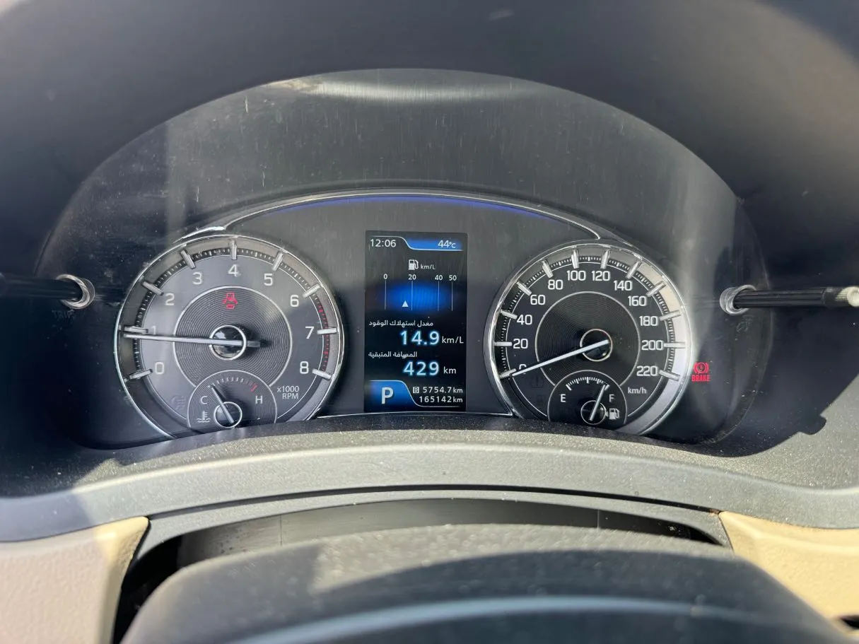 Car image 19