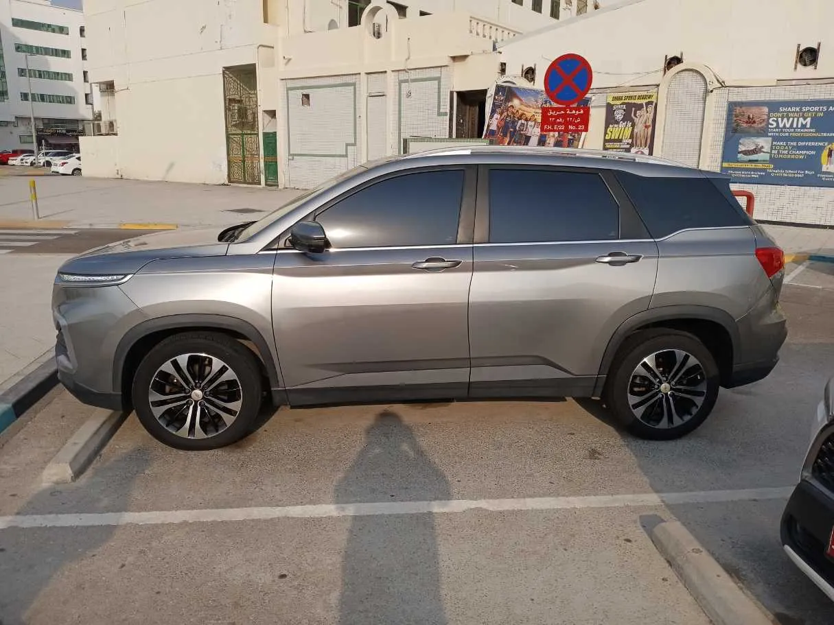 Car image 4