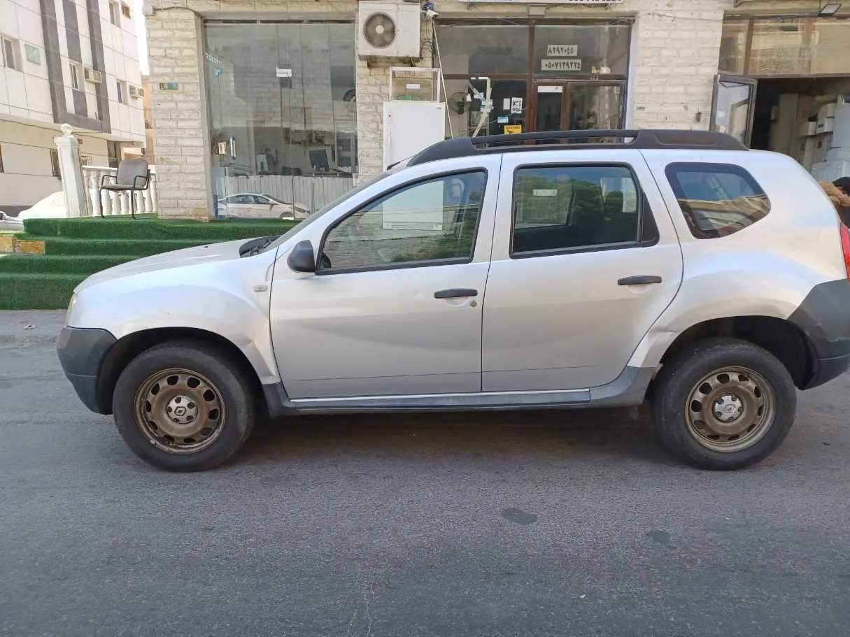 Car image 8