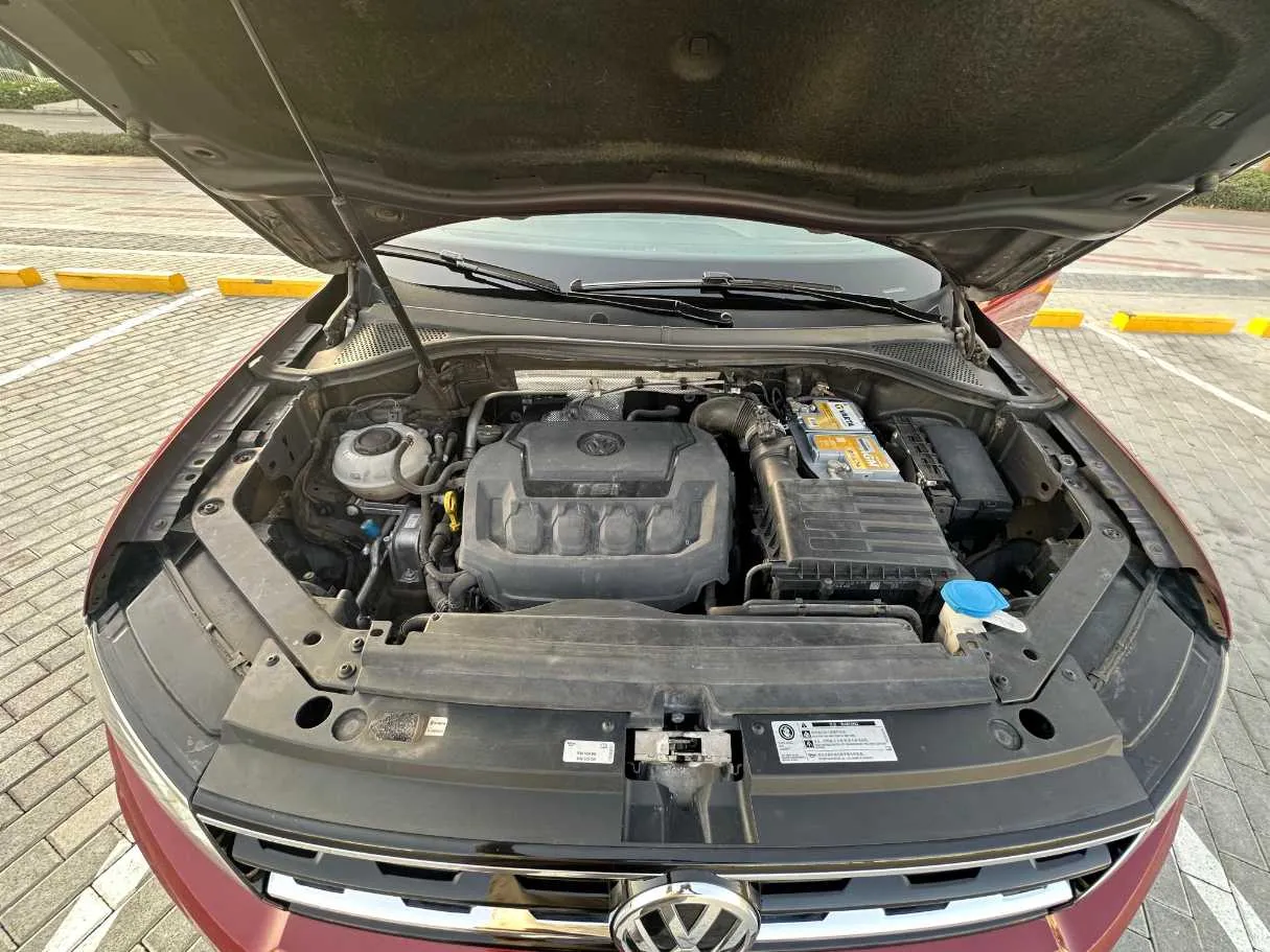 Car image 27
