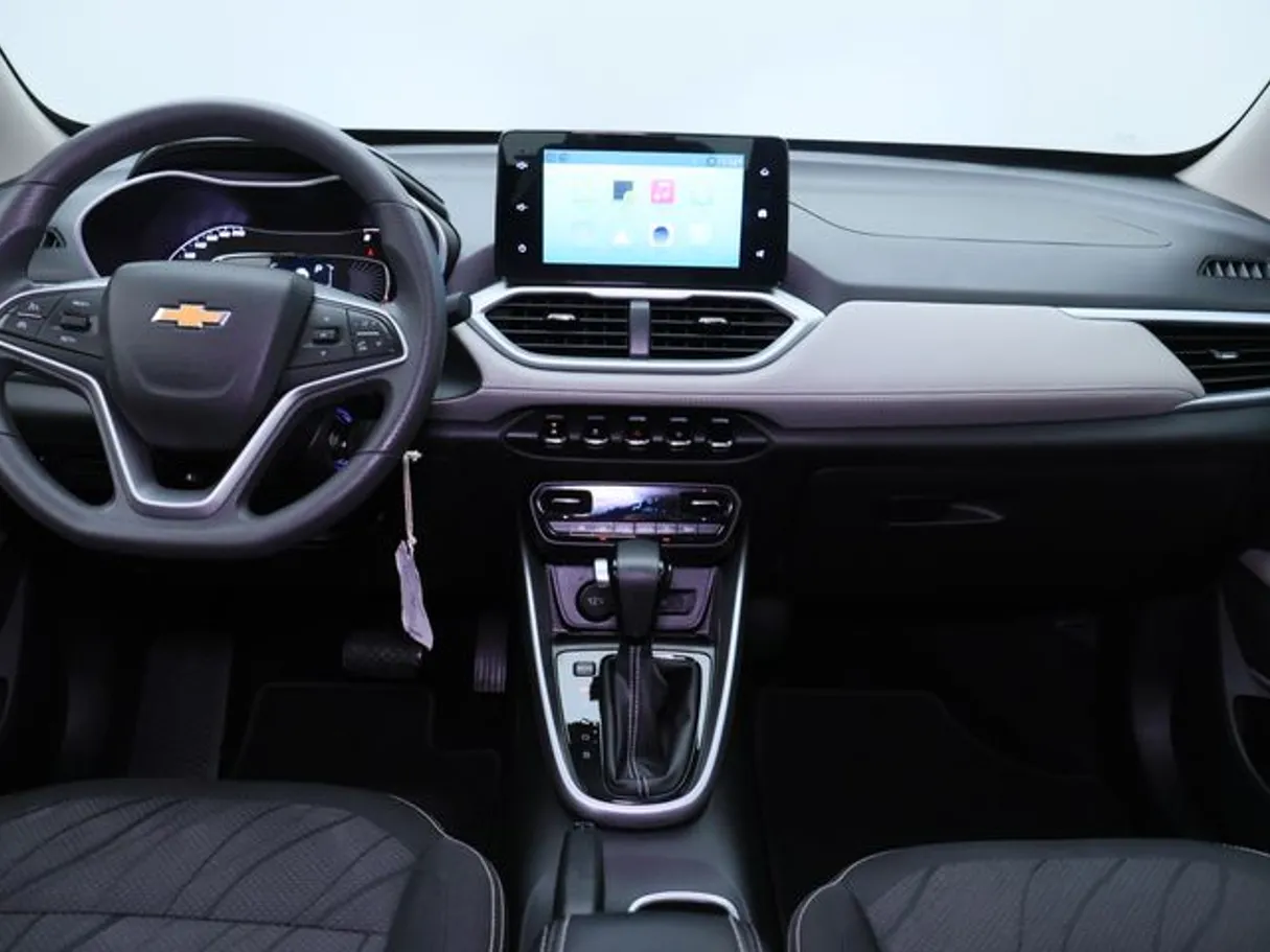 Car image 14