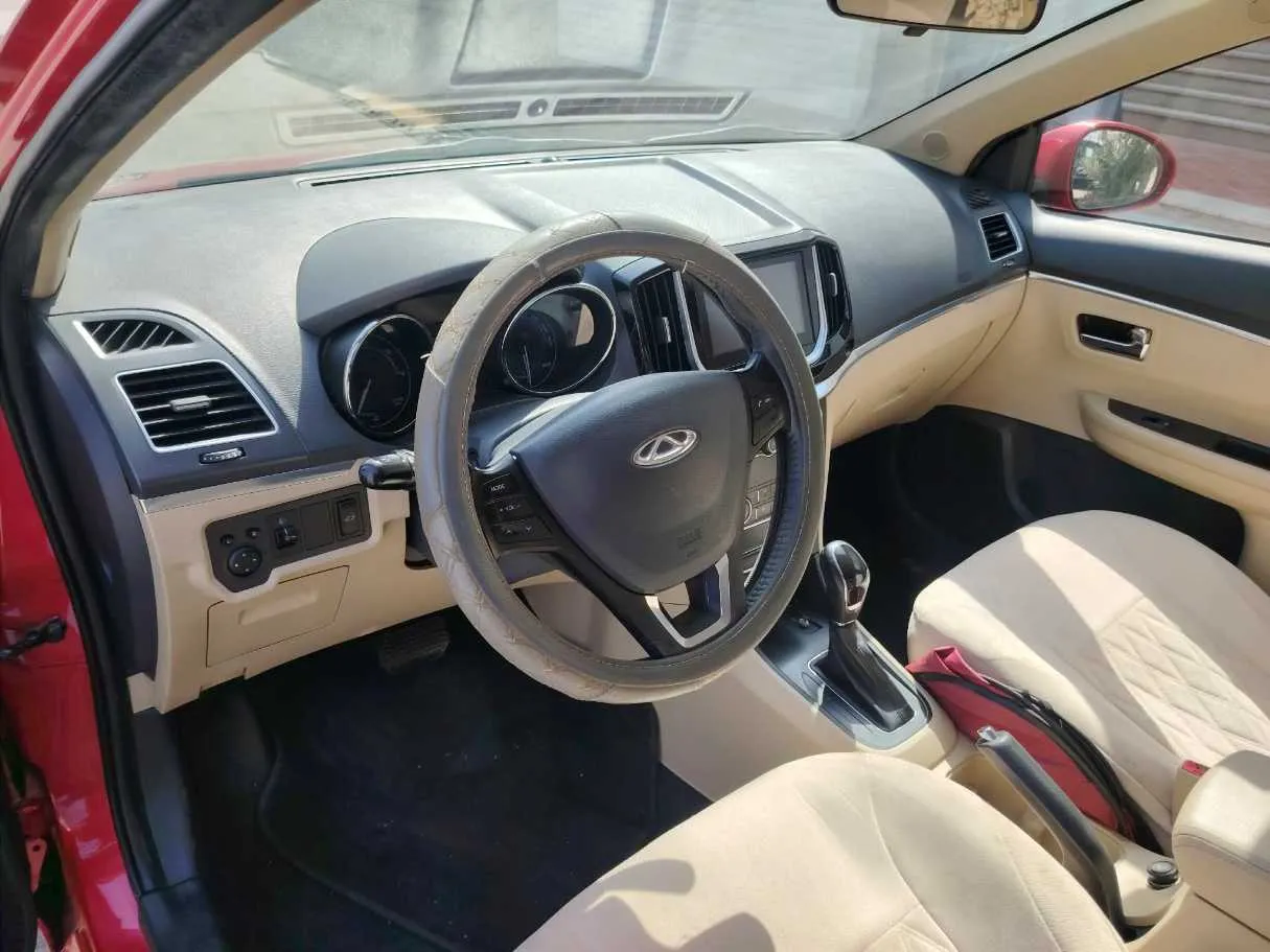 Car image 13