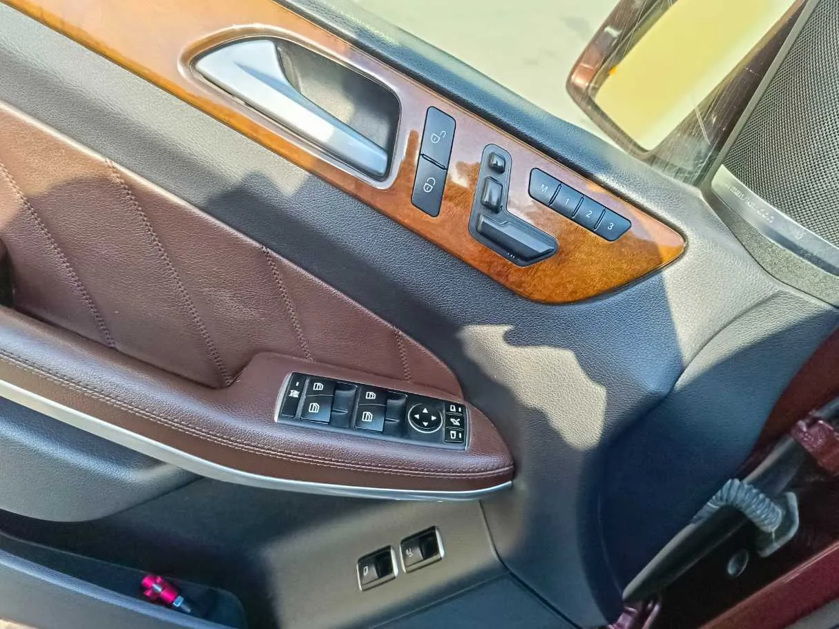 Car image 42