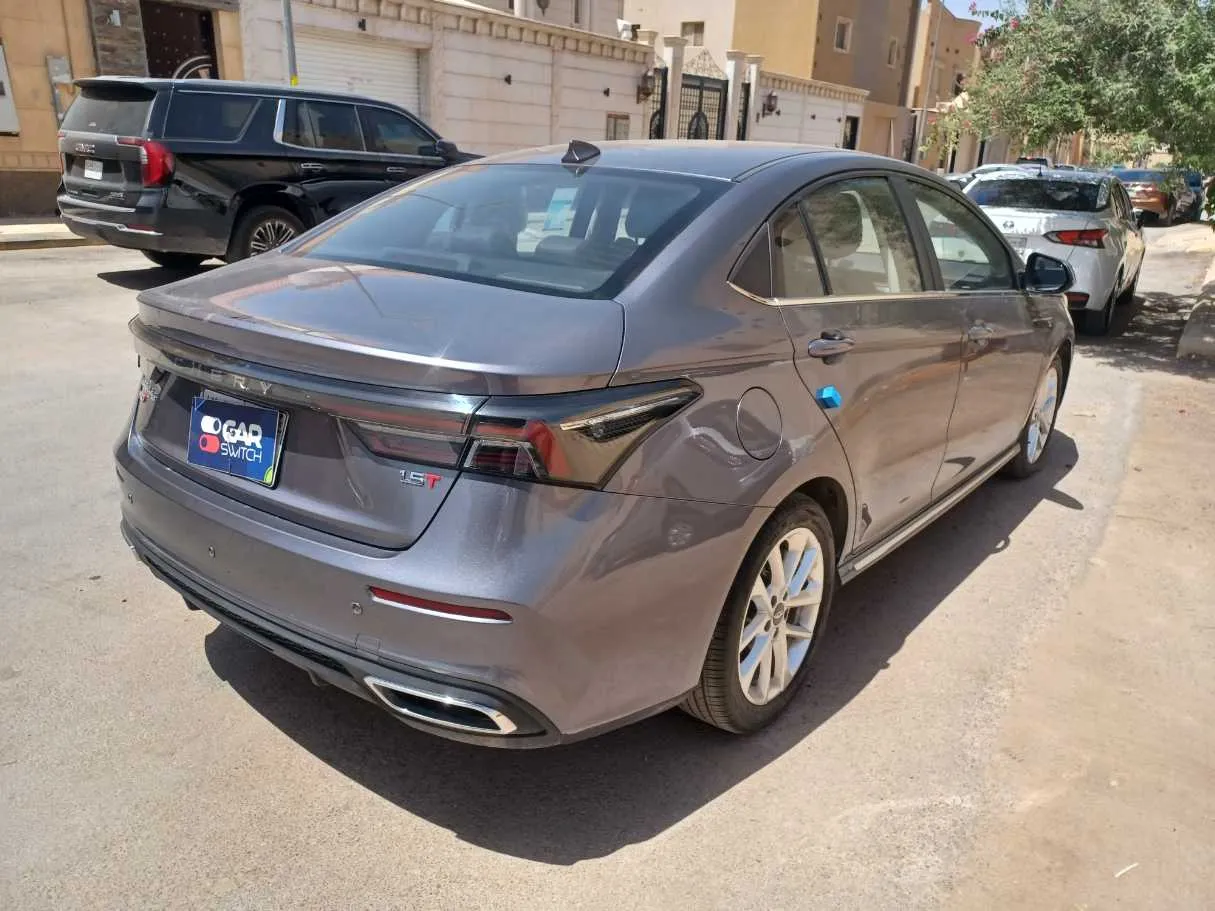 Car image 5