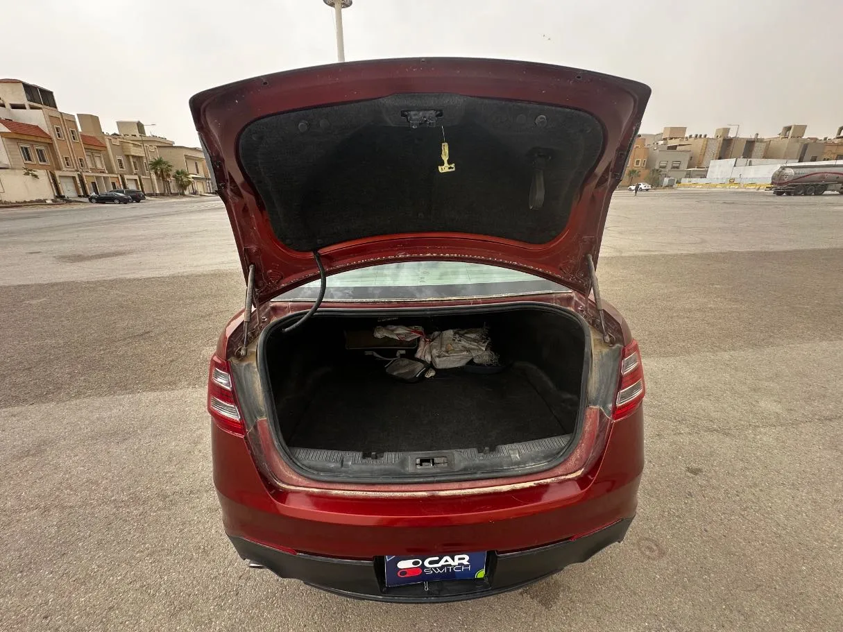 Car image 20