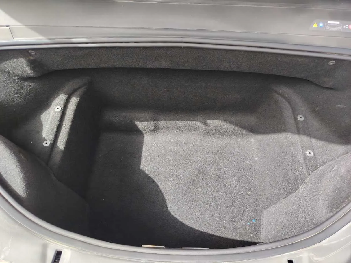 Car image 25