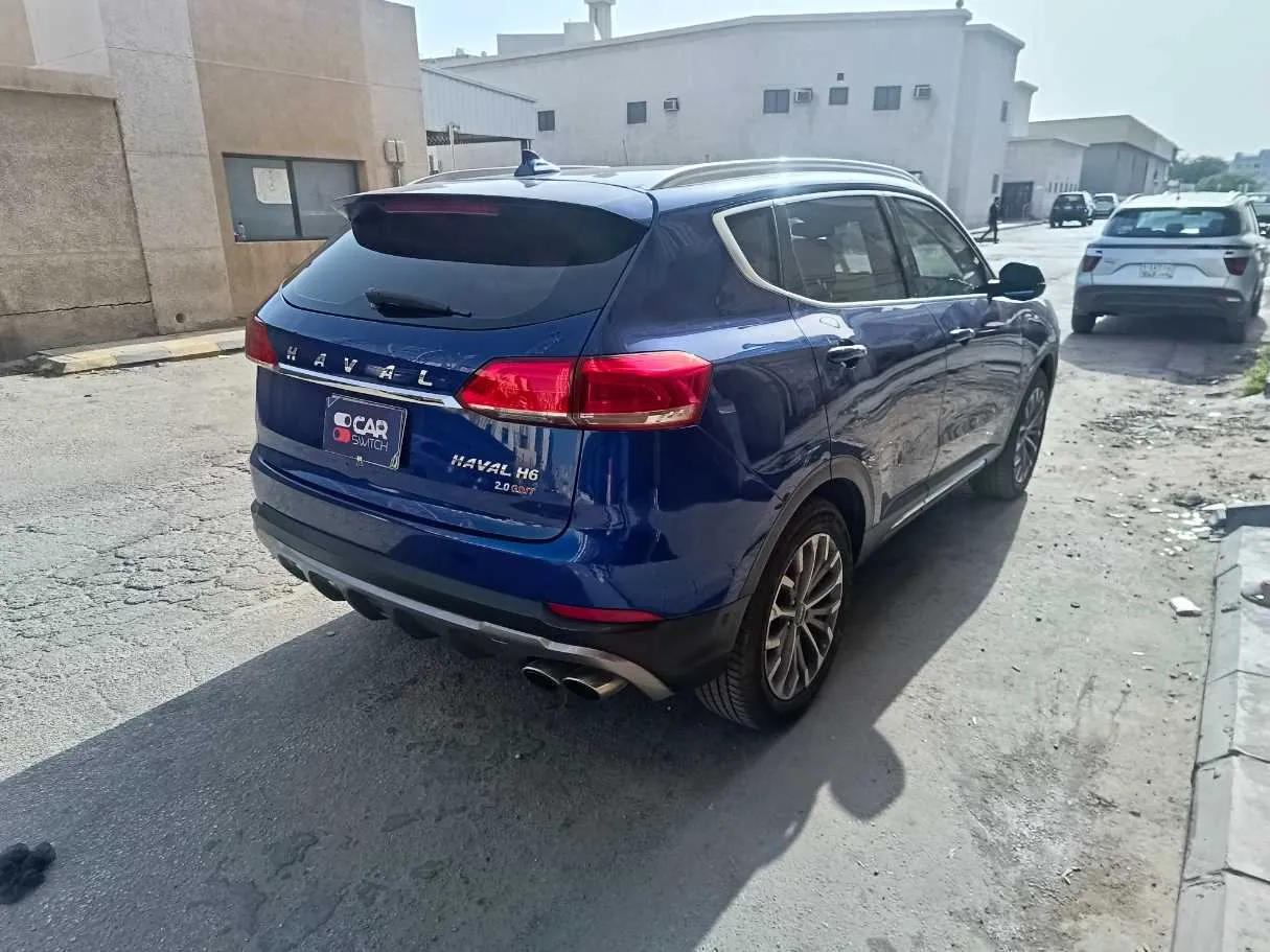 Car image 5