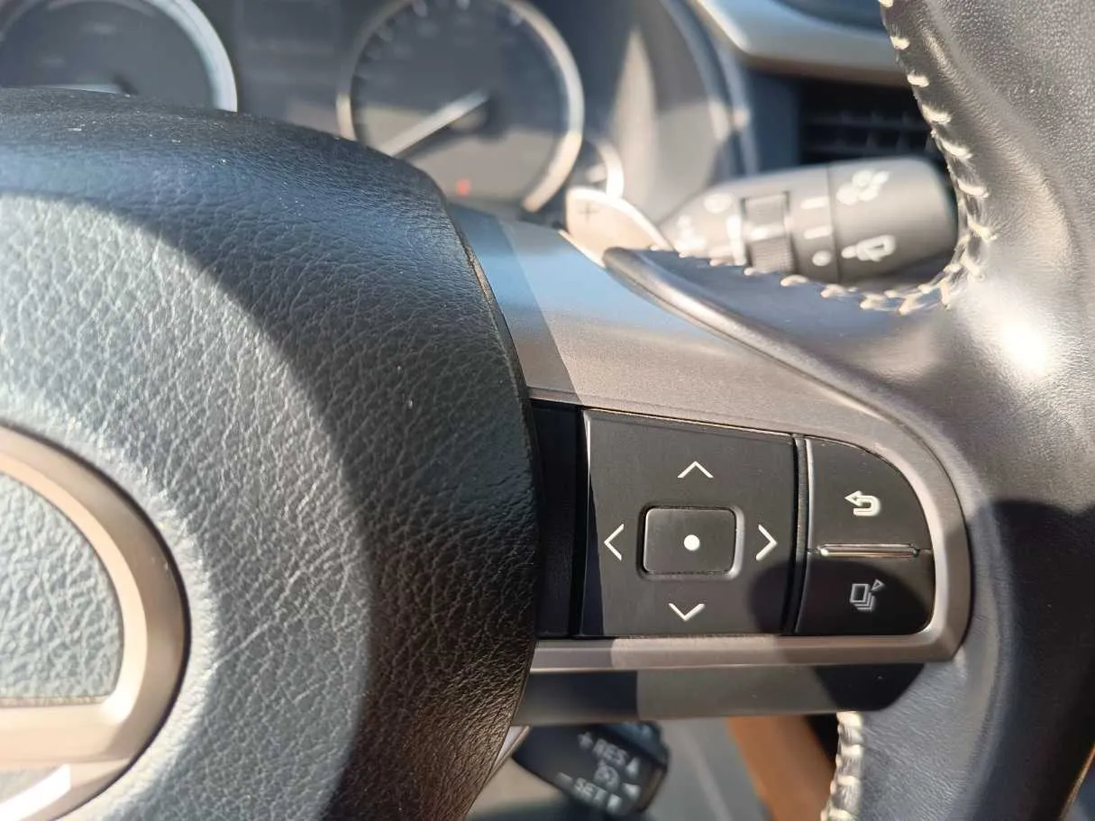 Car image 39