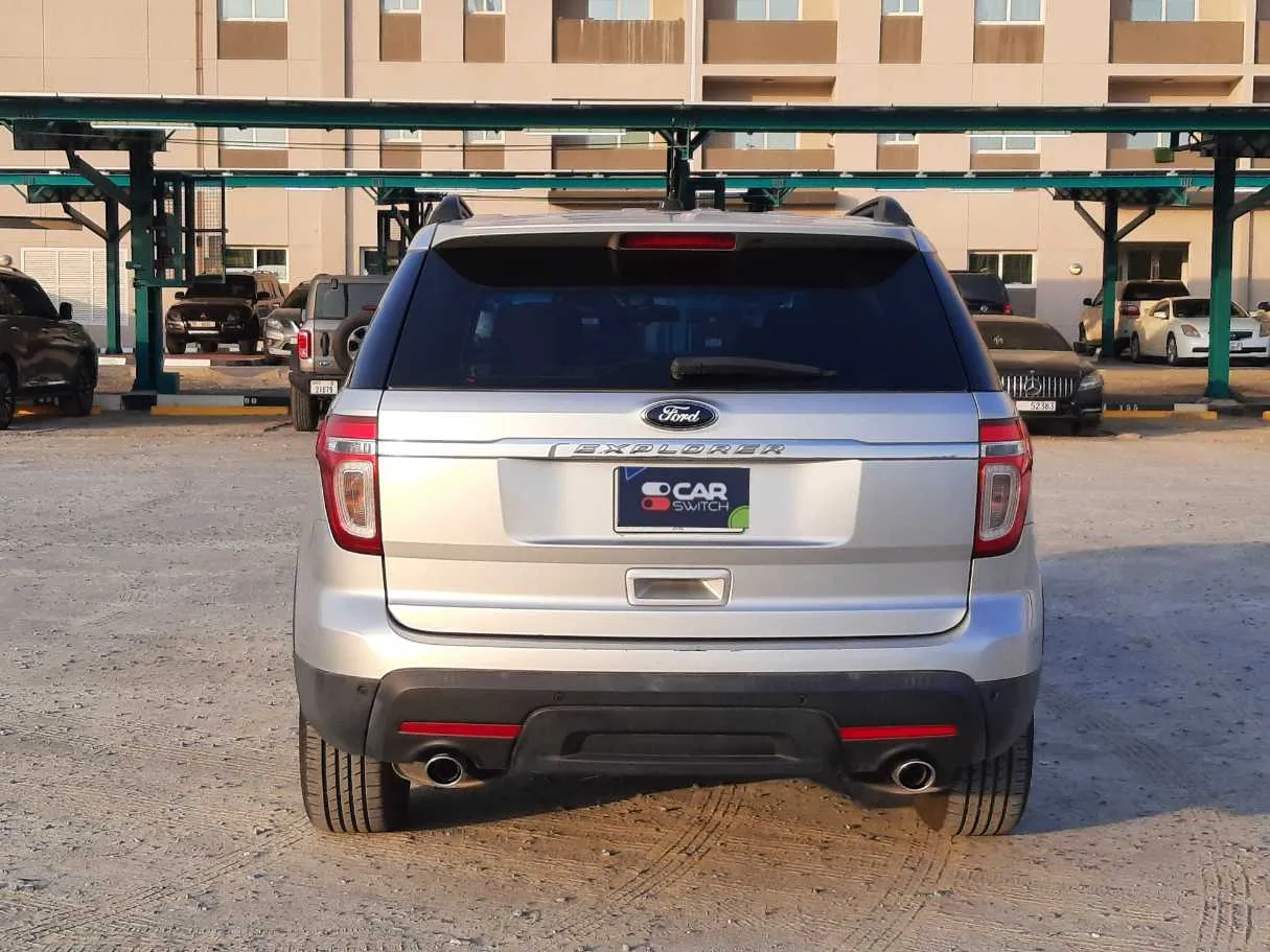 Car image 7