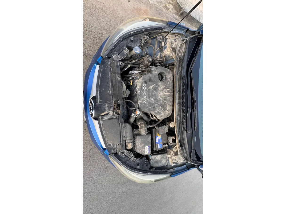 Car image 25