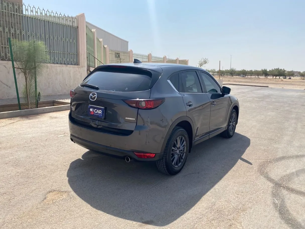 Car image 5