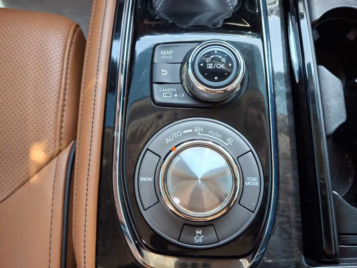 Car image 21