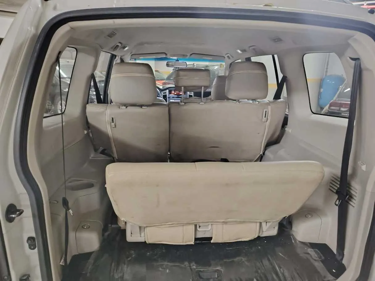 Car image 29
