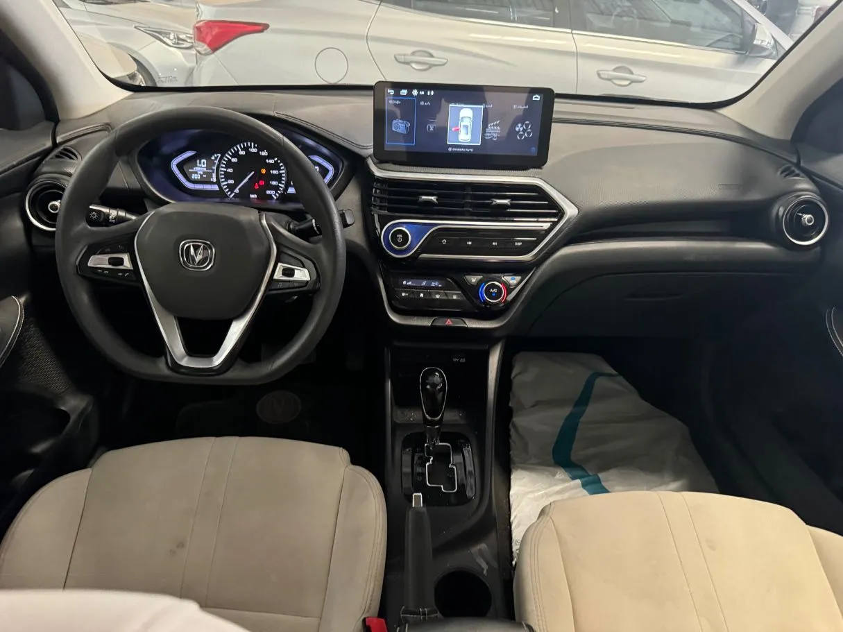 Car image 11