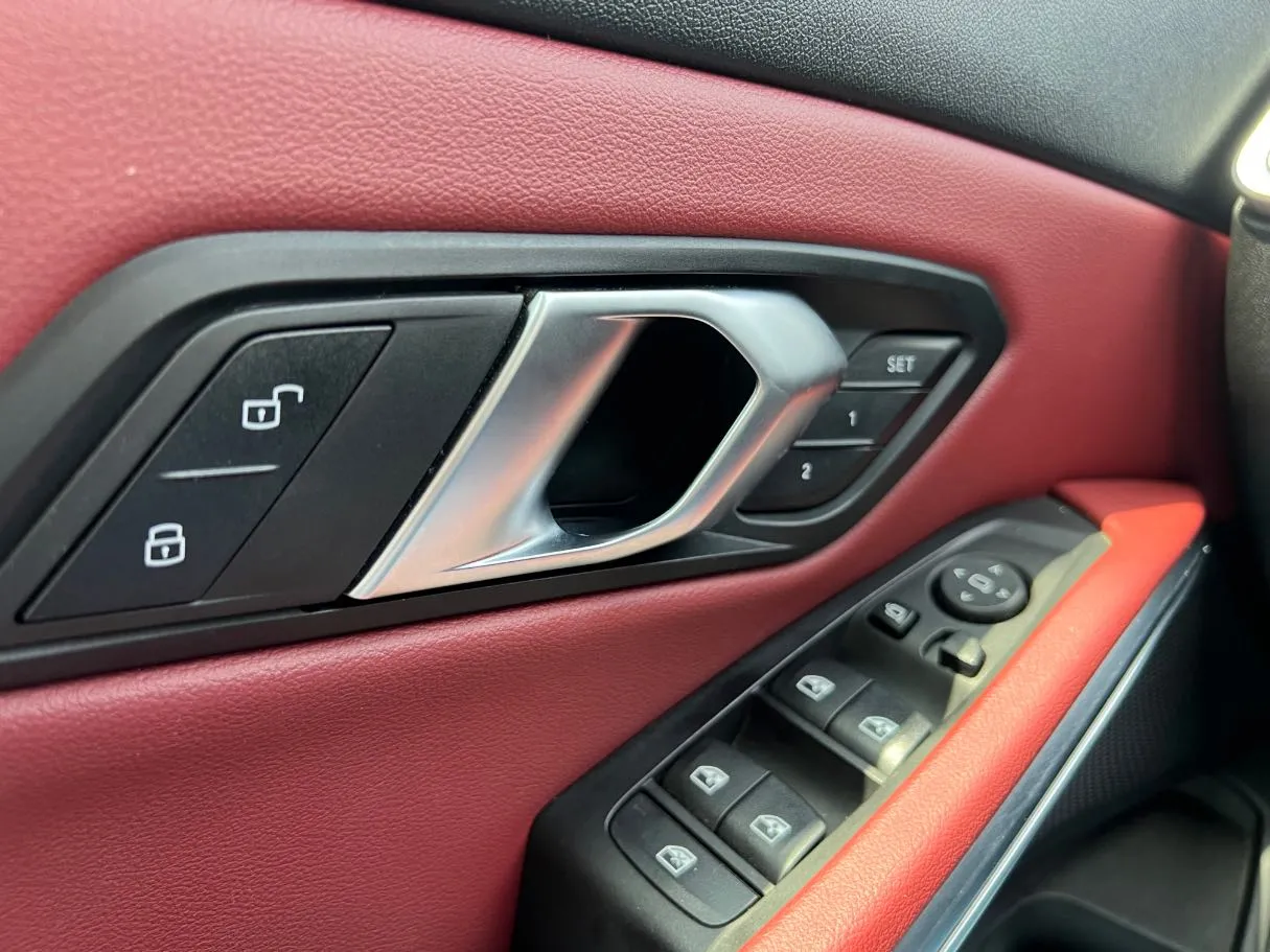 Car image 22