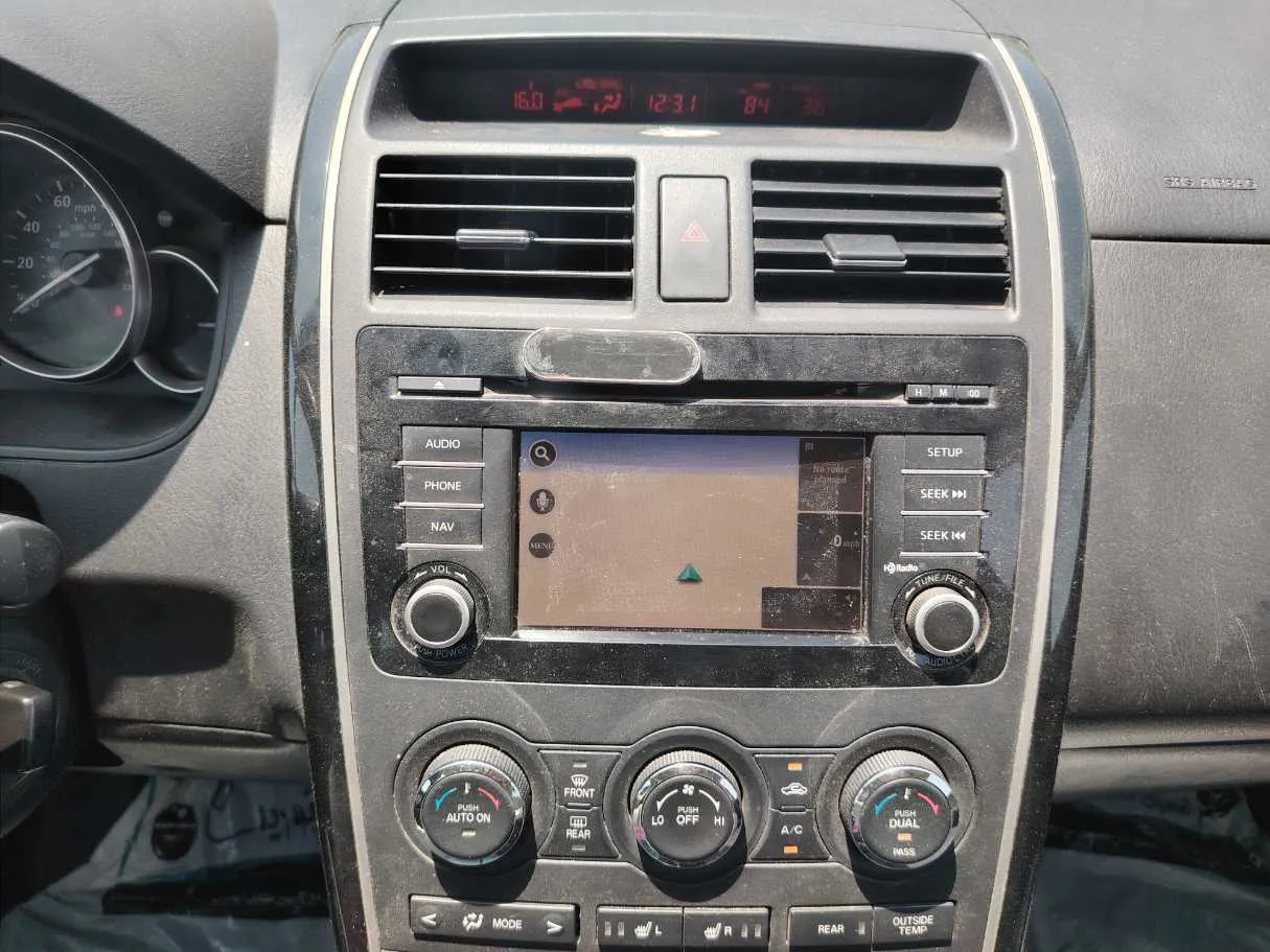 Car image 20
