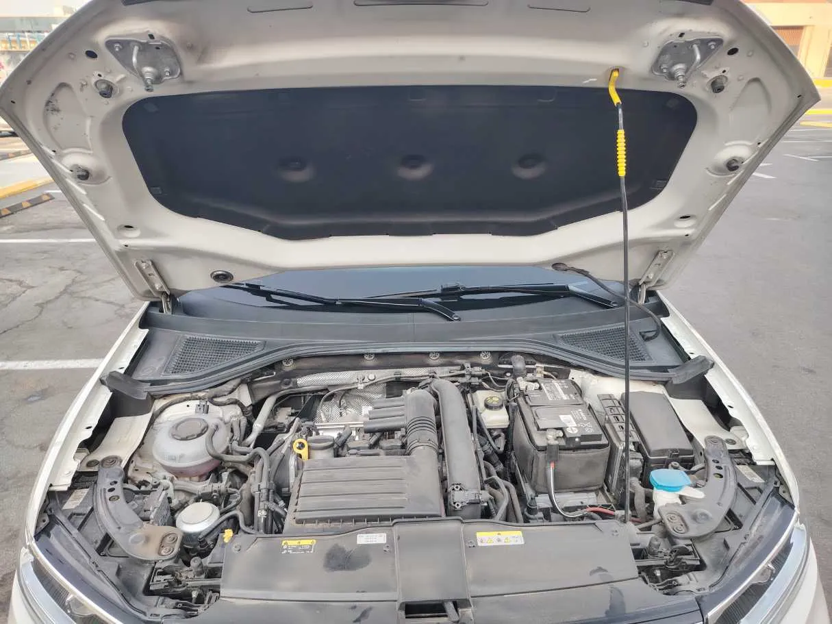 Car image 35