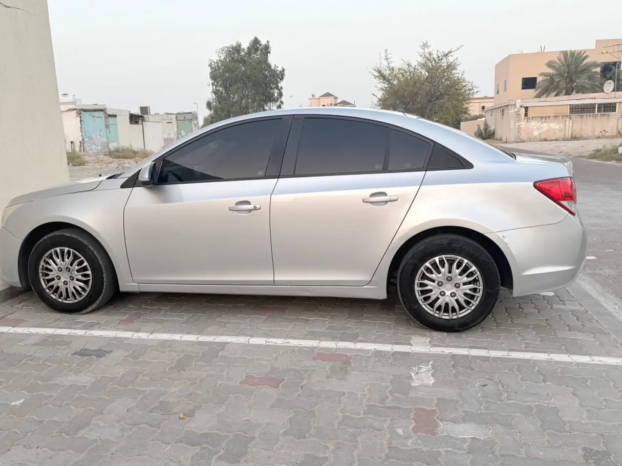 Car image 11