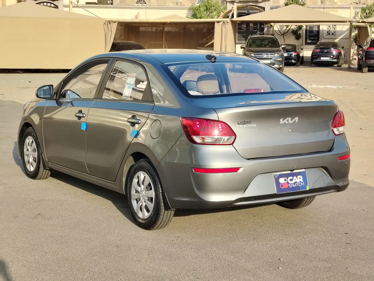 Car image 7