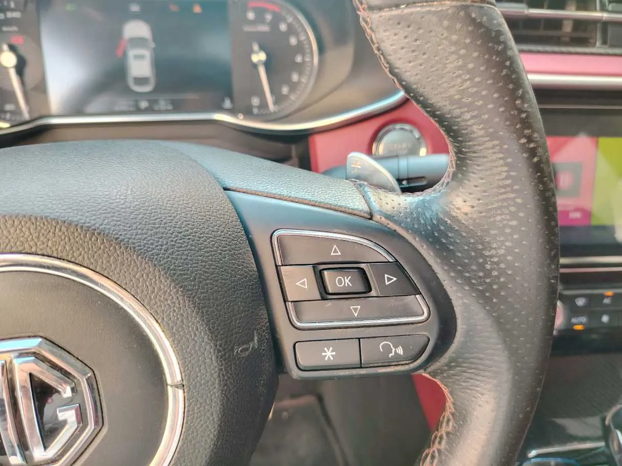 Car image 32