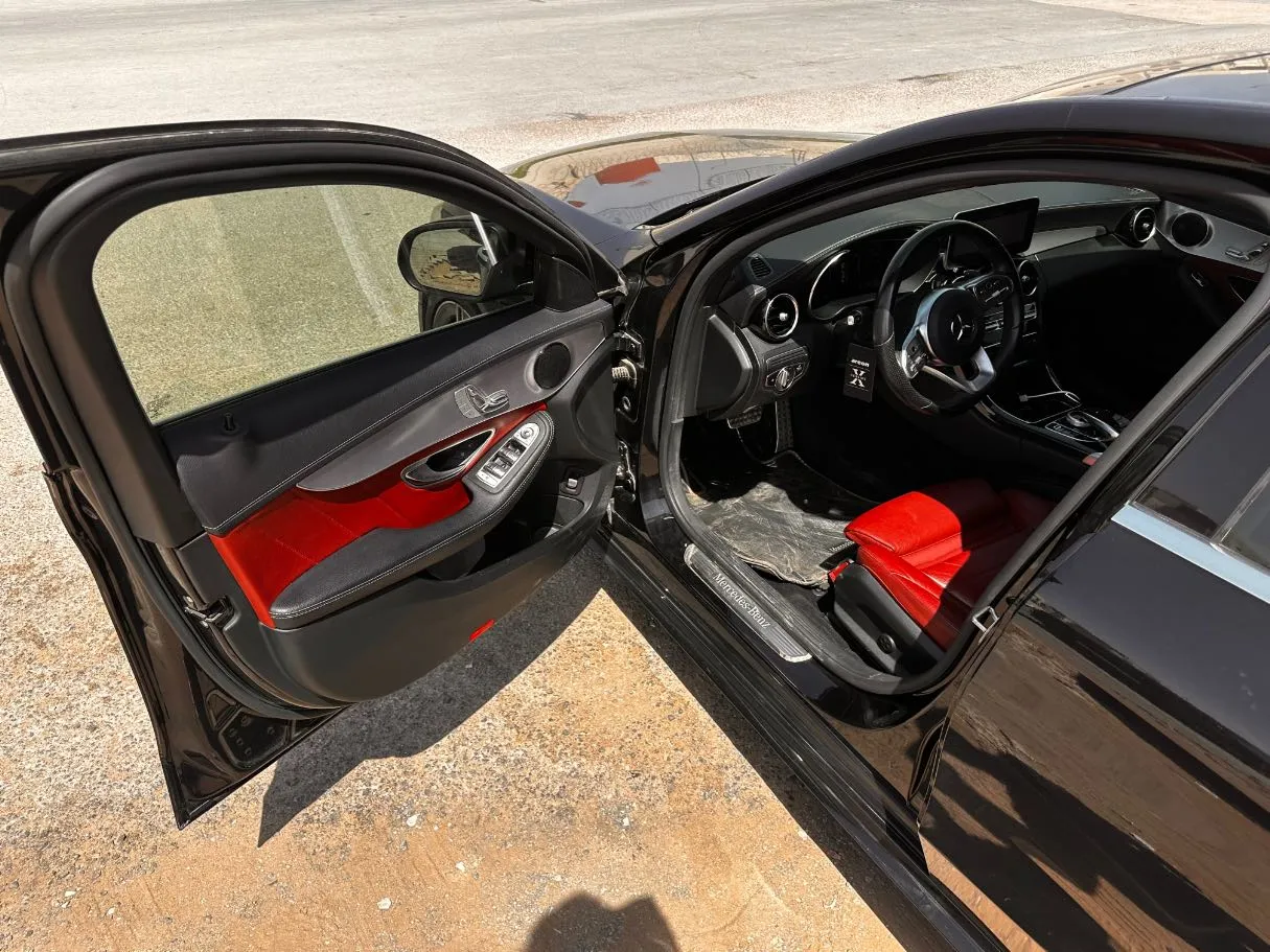 Car image 11