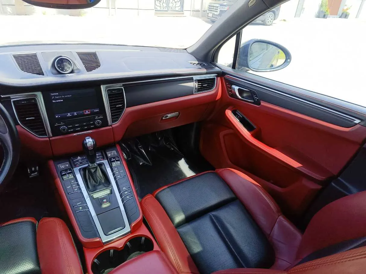 Car image 35