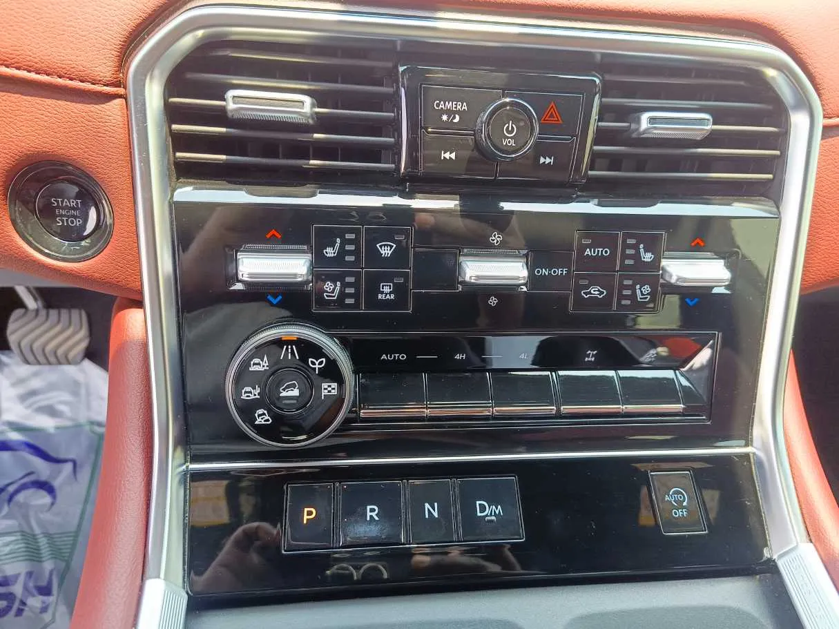 Car image 28