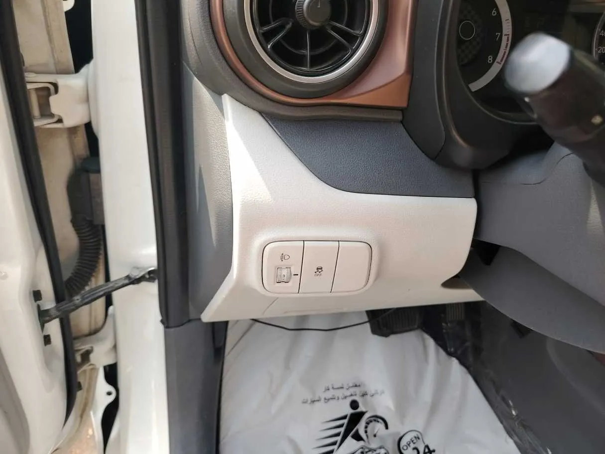 Car image 34
