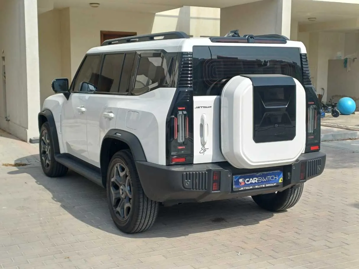 Car image 7