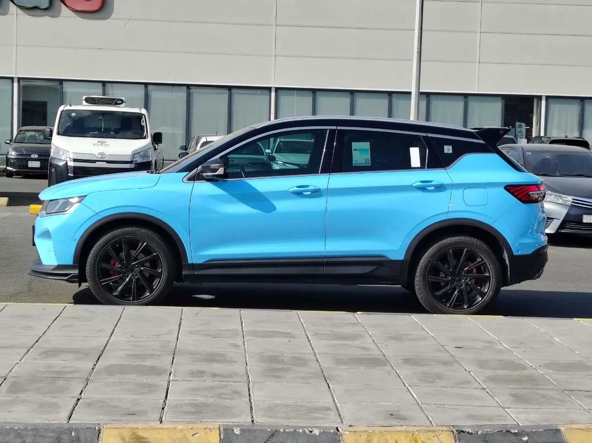 Car image 8