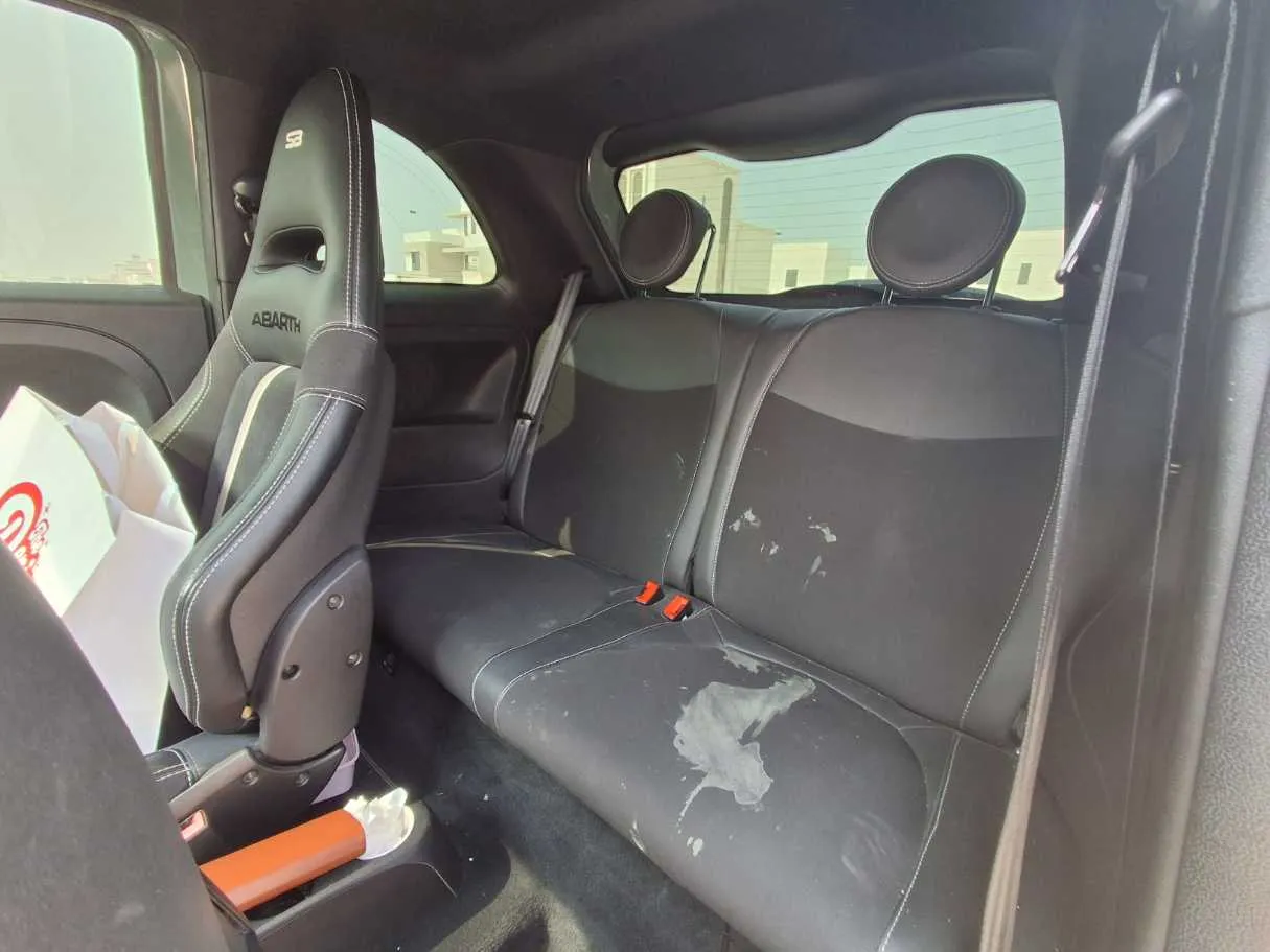 Car image 13