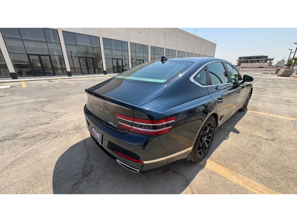 Car image 5