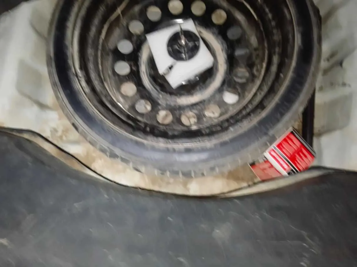 Car image 27