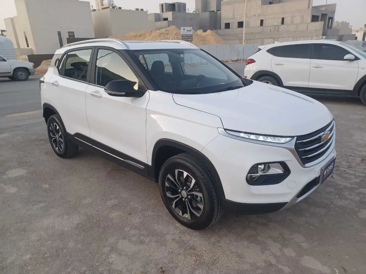 Car image 3