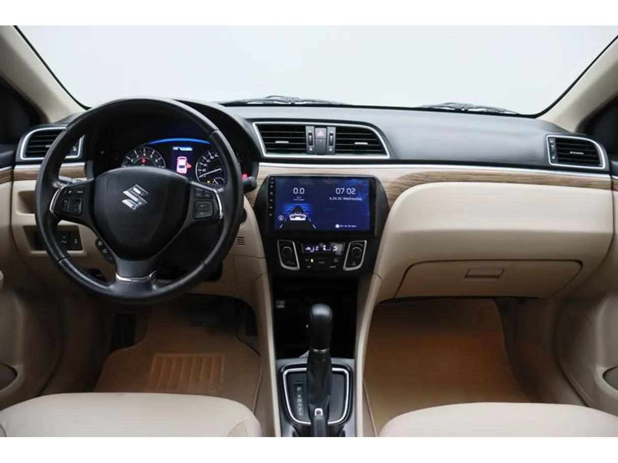Car image 14