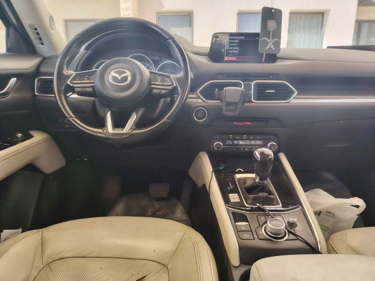 Car image 17