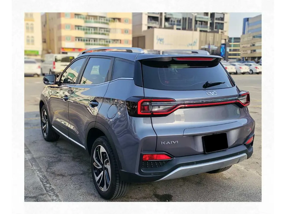 Car image 6