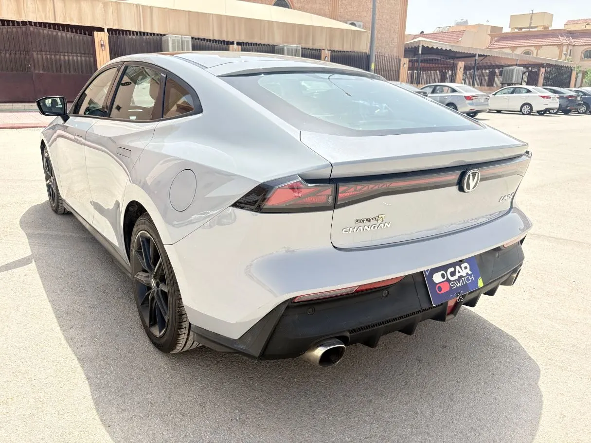 Car image 7