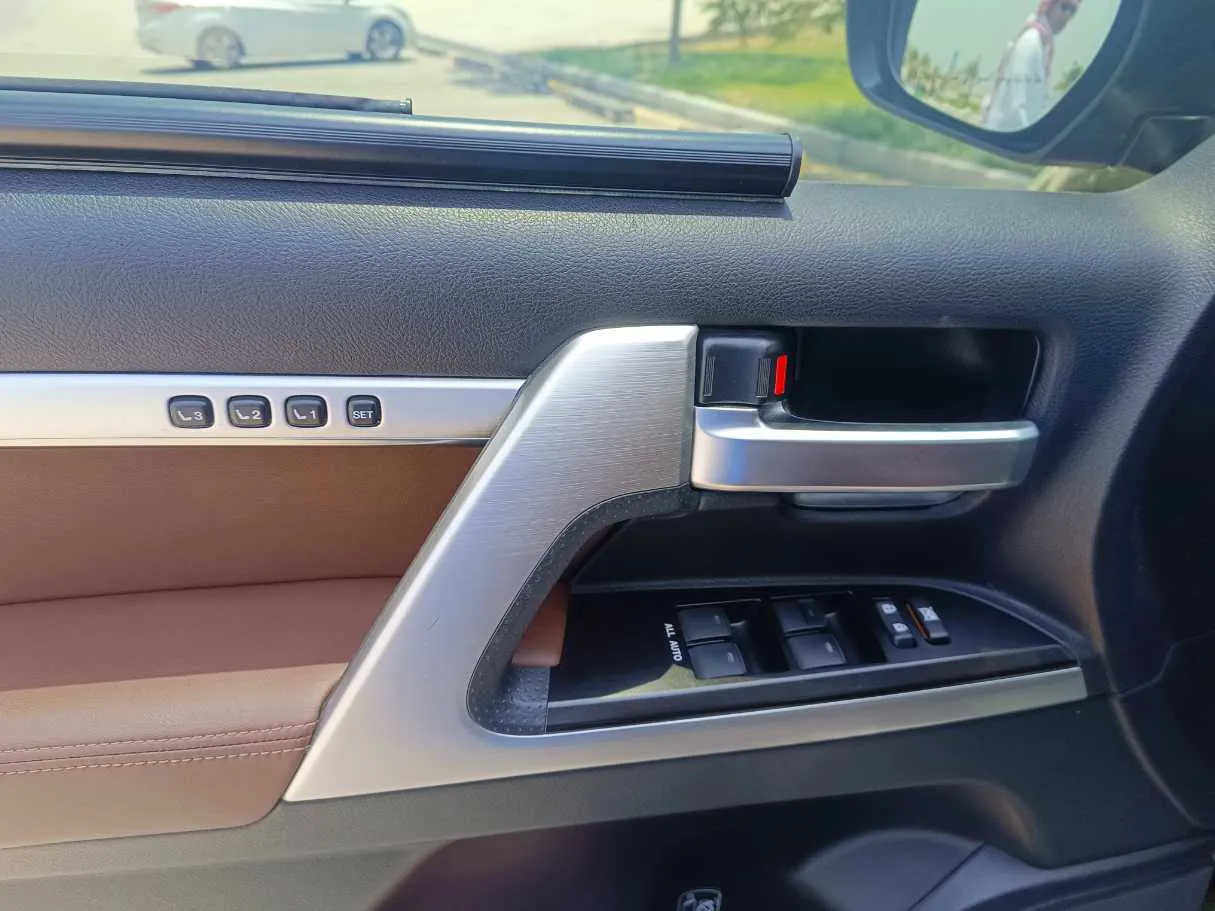 Car image 42