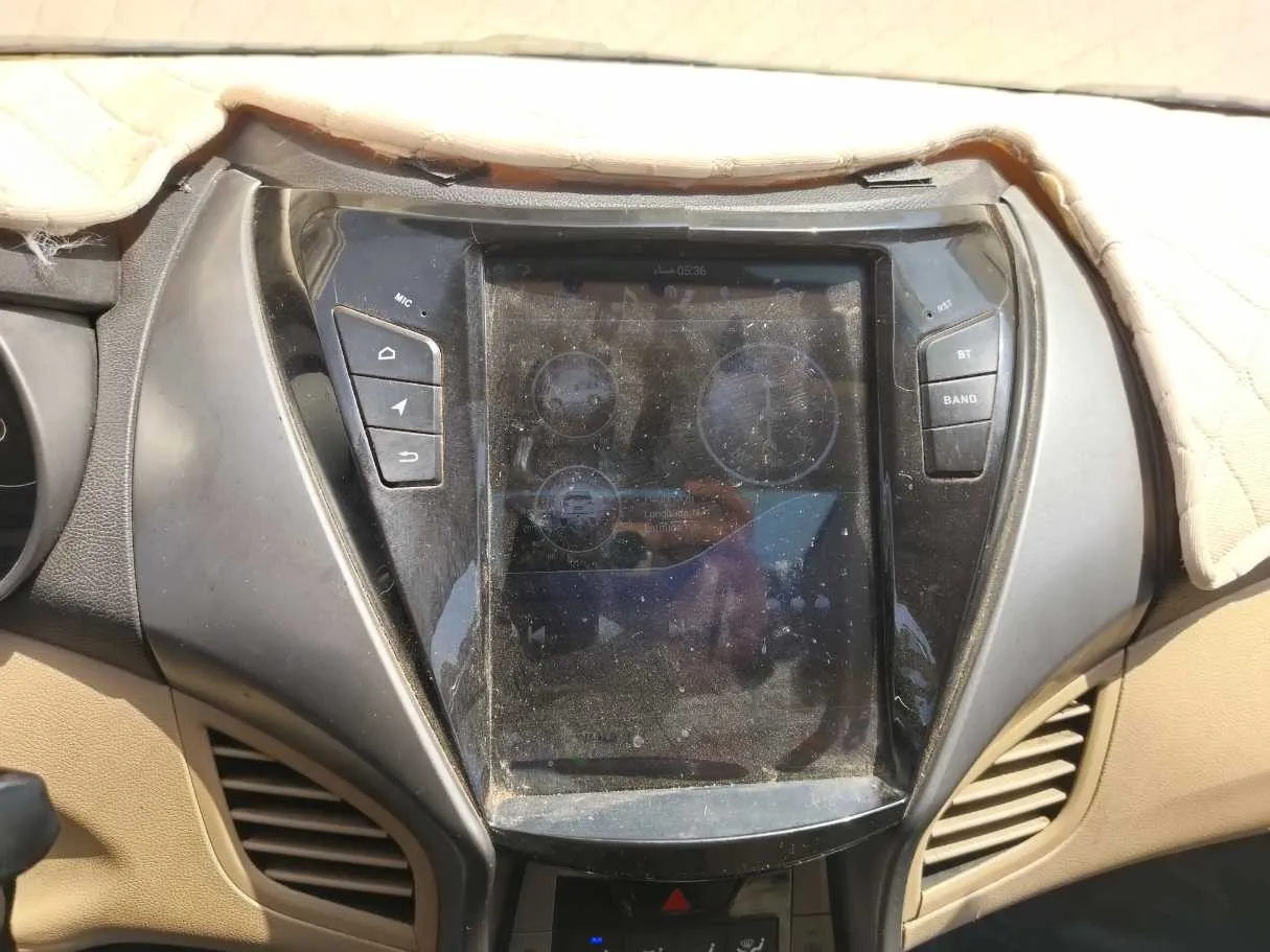 Car image 24