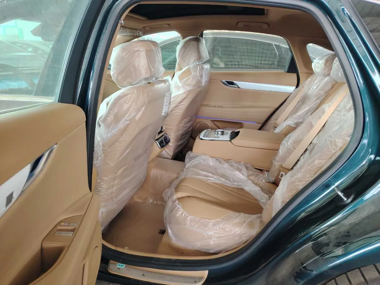 Car image 23