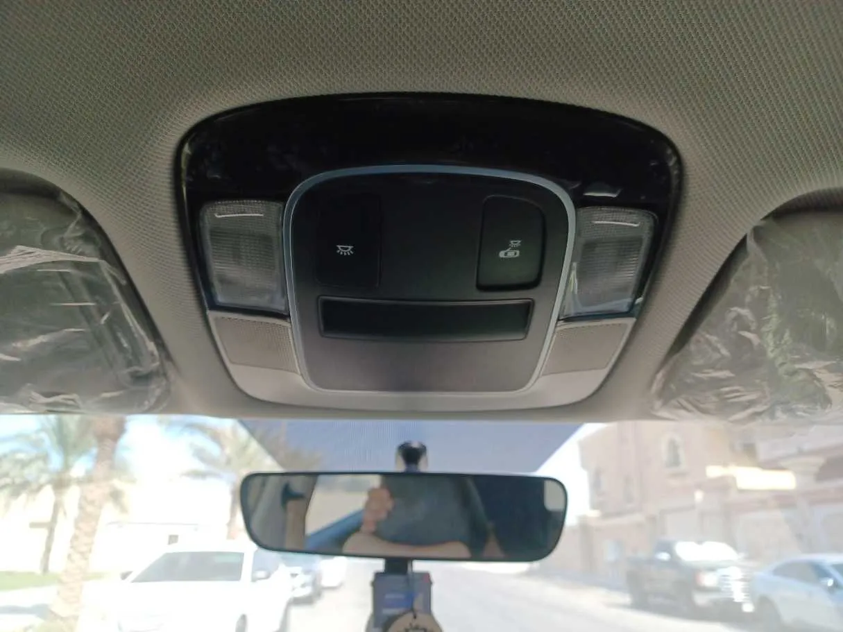 Car image 22