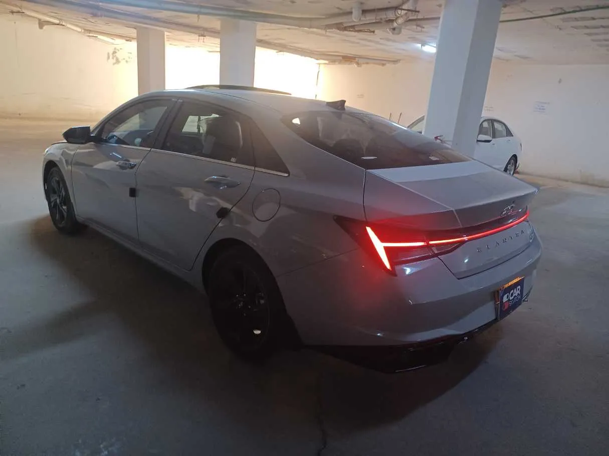 Car image 7