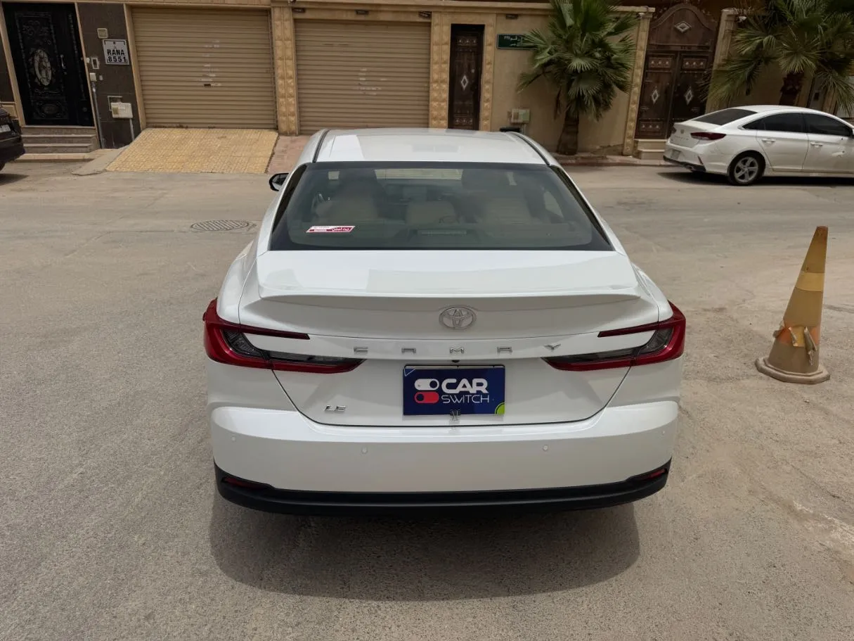 Car image 6