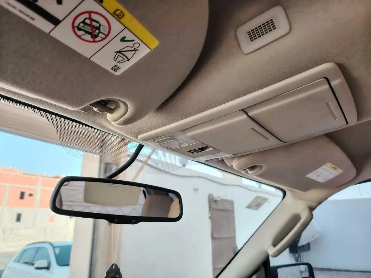 Car image 36