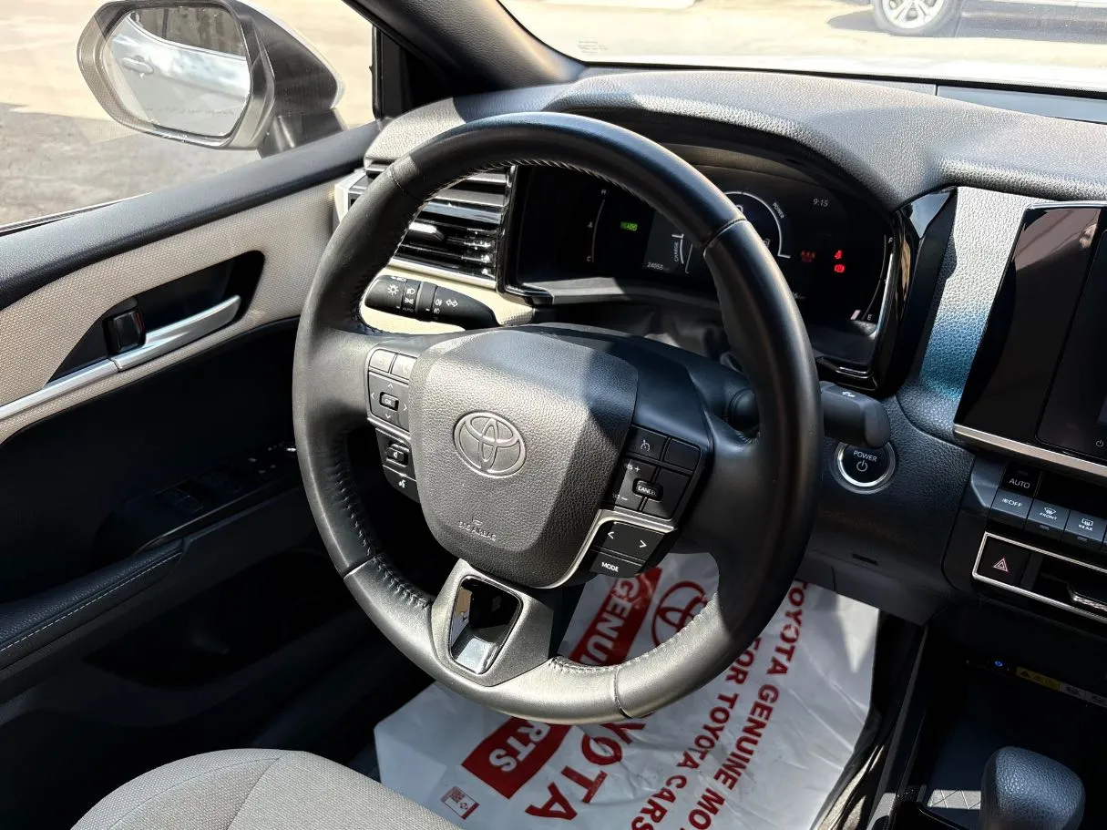 Car image 21