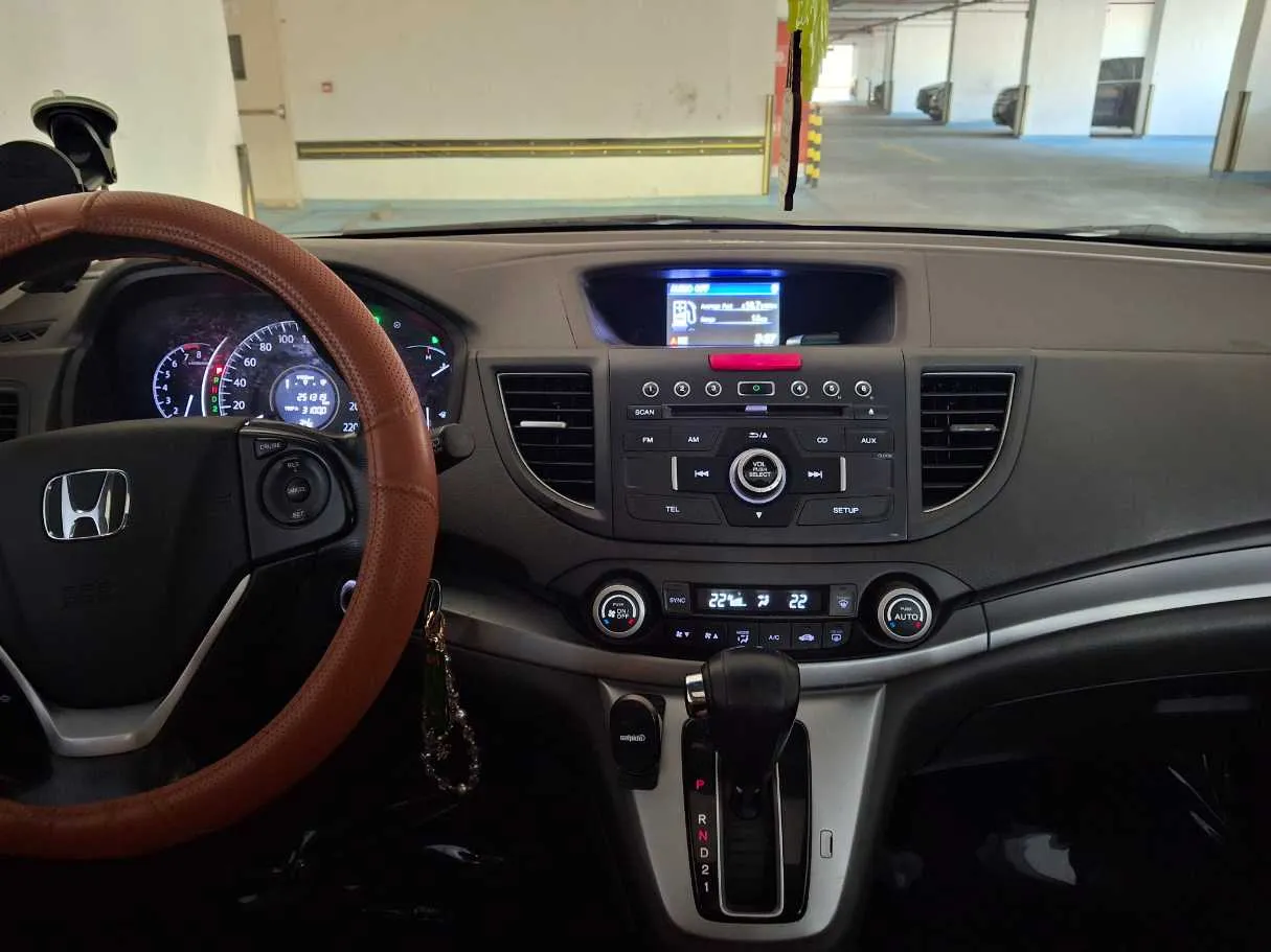 Car image 12