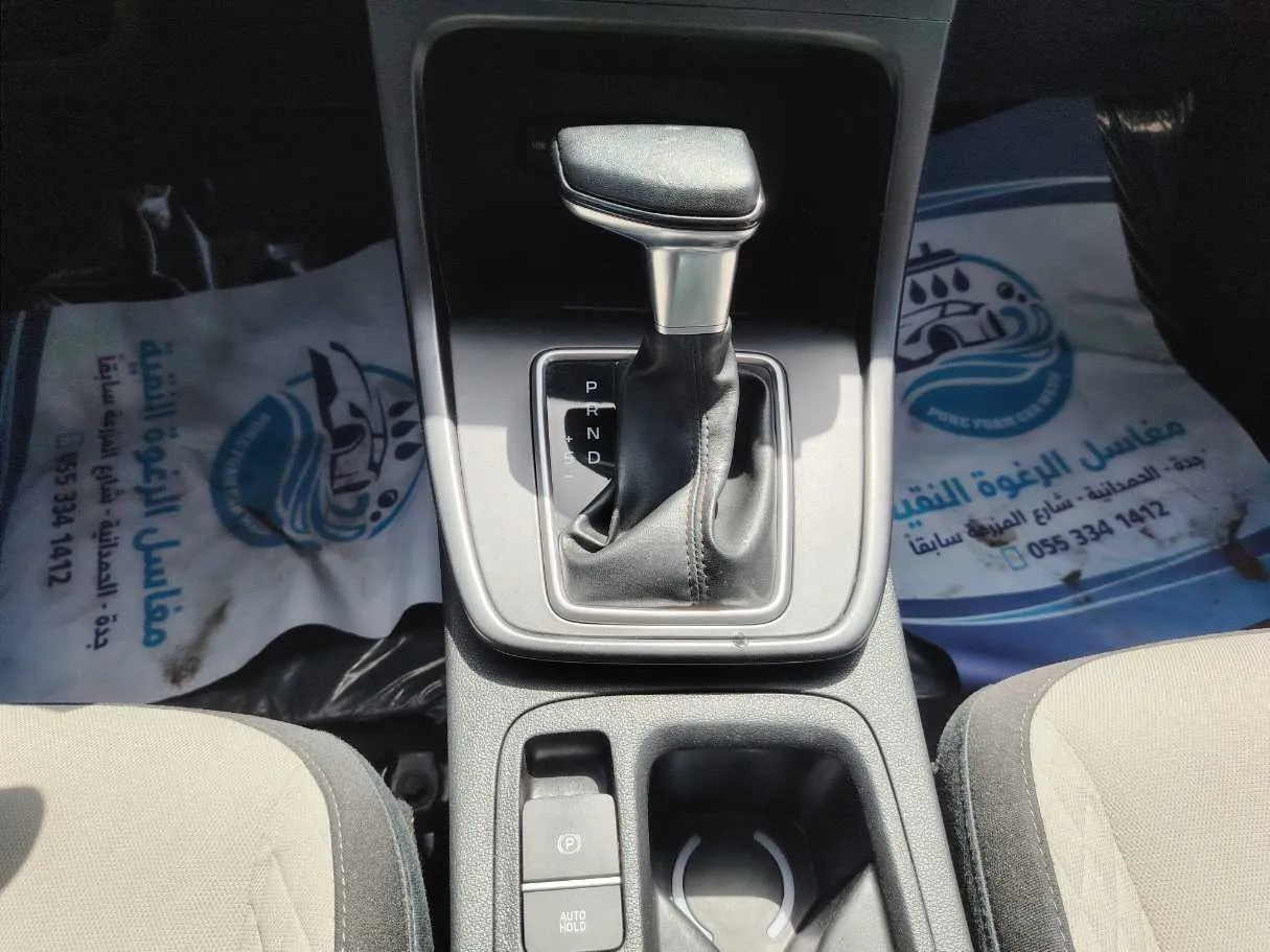 Car image 24